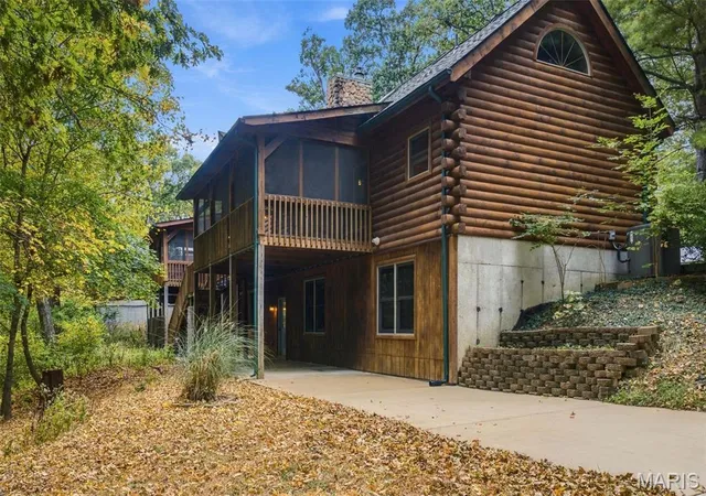 Photo 3 of Single family home for sale at 10 Cedar Frk Ct, Defiance, MO 63341 | MLS# MIS26065737 | Listing updated on 2026-10-21