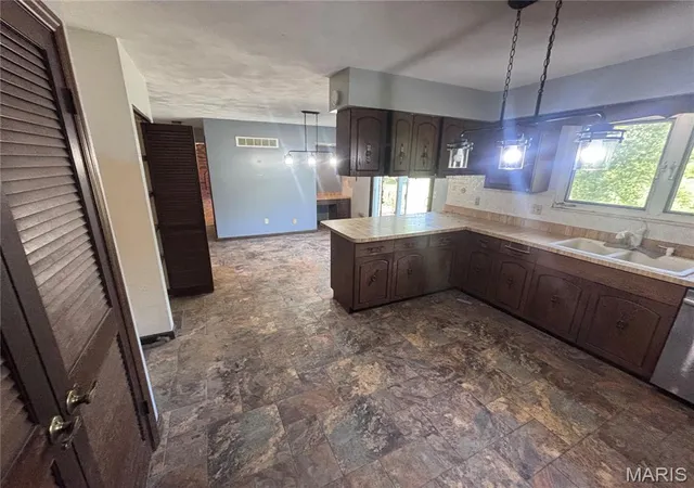 Photo 2 of Single family home for sale at 4 Joshua Dr, O Fallon, IL 62269 | MLS# MIS26065739 | Listing updated on 2026-10-16