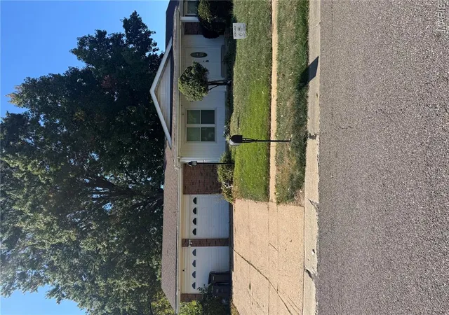 Photo 1 of Single family home for sale at 11965 Kingshead Dr, Florissant, MO 63033 | MLS# MIS26065742 | Listing updated on 2026-10-14
