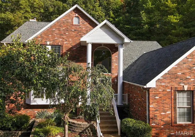 Photo 1 of Single family home for sale at 810 New Ballwin Rd, Ballwin, MO 63021 | MLS# MIS26065747 | Listing updated on 2026-10-23