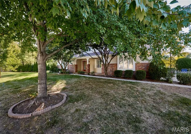 Photo 2 of Sale Pending at 5136 Silver Lake Ct, Saint Charles, MO 63304 | MLS# MIS26065748 | Listing updated on 2026-10-20