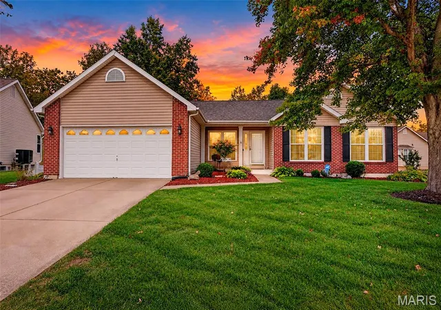 Photo 1 of Sale Pending at 1044 Treeshade Dr, Saint Peters, MO 63376 | MLS# MIS26065751 | Listing updated on 2026-10-18
