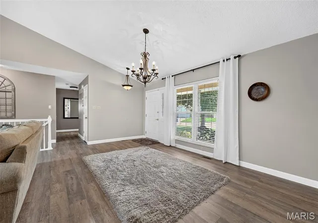 Photo 4 of Sale Pending at 1044 Treeshade Dr, Saint Peters, MO 63376 | MLS# MIS26065751 | Listing updated on 2026-10-18