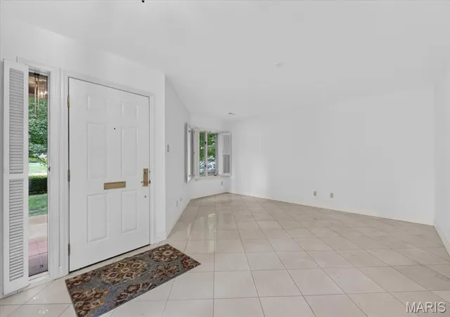 Listing Photo 5 - Condo for sale in building located at 4398 Lindell Blvd, Saint Louis, MO 63108 - Unit #32