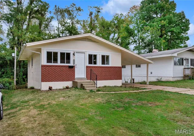Photo 1 of Single family home for sale at 10508 Lilac Ave, Saint Louis, MO 63137 | MLS# MIS26065753 | Listing updated on 2026-10-13
