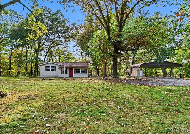 Photo 2 of Single family home for sale at 7411 Summit Dr, Cedar Hill, MO 63016 | MLS# MIS26065758 | Listing updated on 2026-10-19