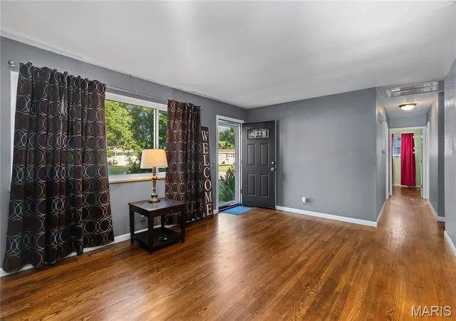 Photo 2 of Single family home for sale at 680 Crabapple Ln, Florissant, MO 63031 | MLS# MIS26065764 | Listing updated on 2026-10-21