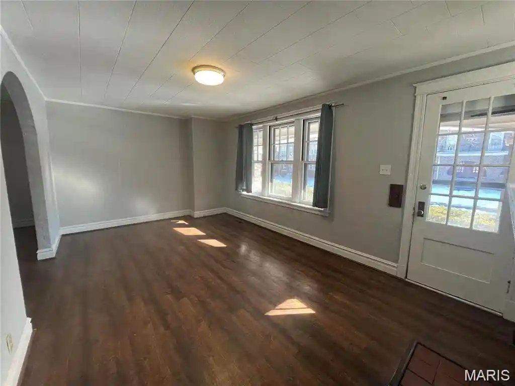Listing Photo 2 - Condo for sale in 5049 Lindenwood Ave located at 5049 Lindenwood Ave, Saint Louis, MO 63109 - Unit 5049 Lindenwood Ave
