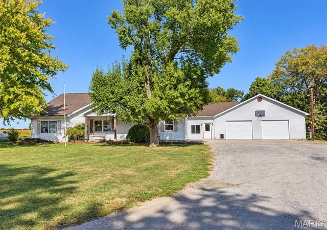Photo 1 of Single family home for sale at 1247 Timberline Rd, Sorento, IL 62086 | MLS# MIS26065775 | Listing updated on 2026-10-19
