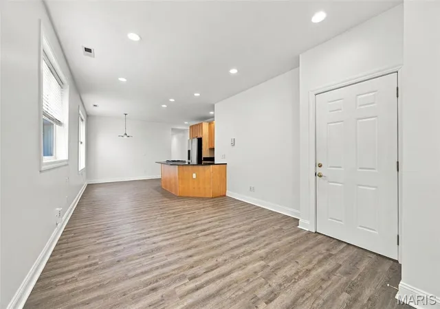 Listing Photo 4 - Condo for sale in building located at 6416 Alamo Ave, Clayton, MO 63105 - Unit #2E