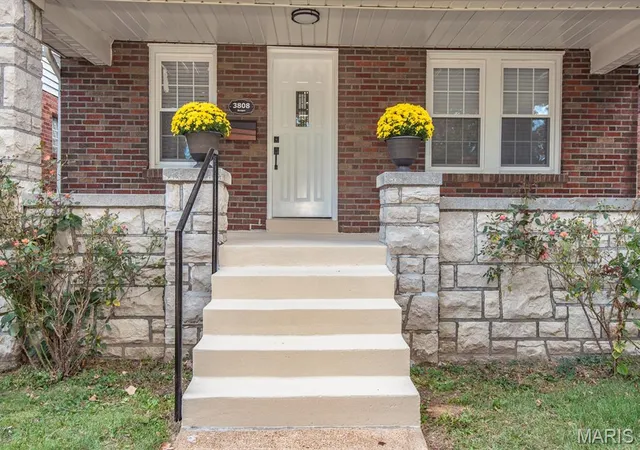 Photo 3 of Single family home for sale at 3808 Burgen Ave, Saint Louis, MO 63116 | MLS# MIS26065780 | Listing updated on 2026-10-19