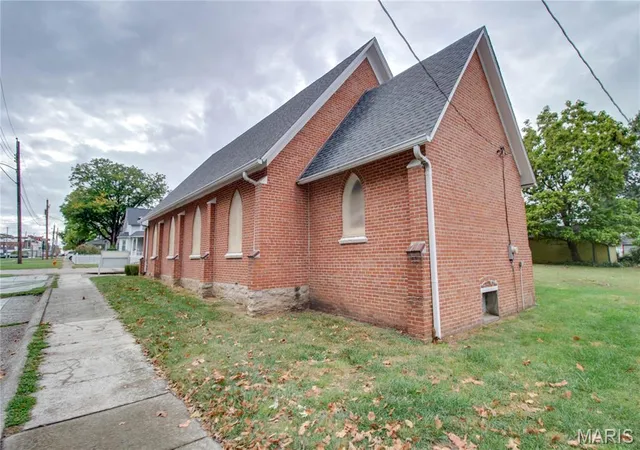 Photo 35 of Single family home for sale at 101 Pleasant St, Jerseyville, IL 62052 | MLS# MIS26065781 | Listing updated on 2026-10-18