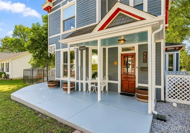Photo 4 of Single family home for sale at 452 W Main St, Lebanon, IL 62254 | MLS# MIS26065787 | Listing updated on 2026-10-19