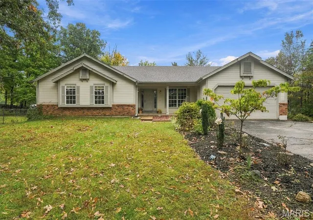 Photo 2 of Single family home for sale at 3877 Hwy D, Defiance, MO 63341 | MLS# MIS26065793 | Listing updated on 2026-10-19