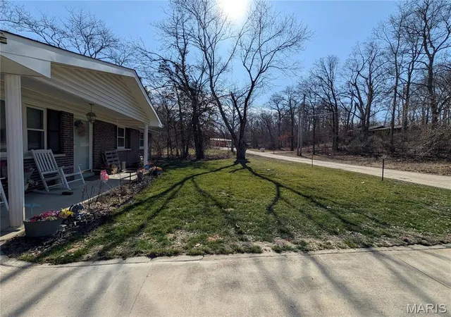 Photo 1 of Single family home for sale at 3759 Dorothy Dr, De Soto, MO 63020 | MLS# MIS26065797 | Listing updated on 2026-10-20