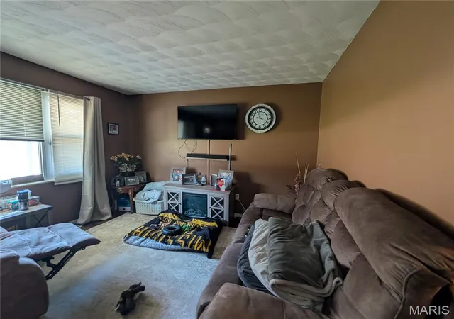 Photo 3 of Single family home for sale at 3759 Dorothy Dr, De Soto, MO 63020 | MLS# MIS26065797 | Listing updated on 2026-10-20