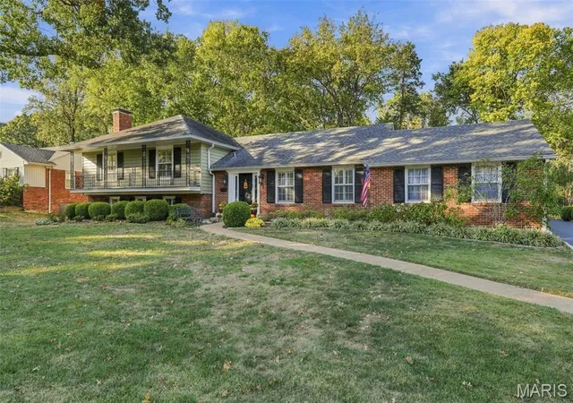 Single family home for sale at 5 Taylor Ests, Saint Louis, MO 63122 | MLS# MIS26065799