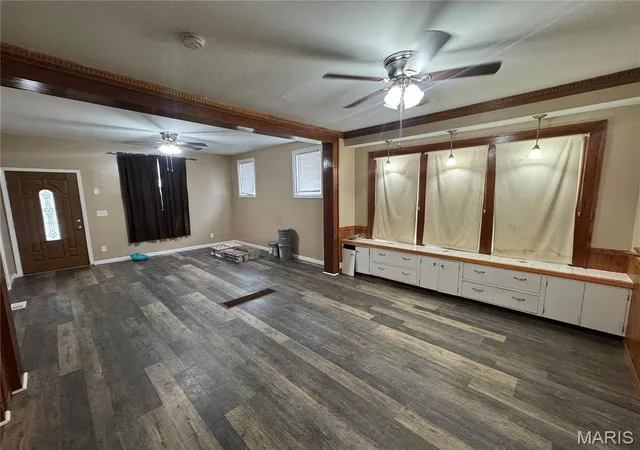 Photo 4 of Single family home for sale at 305 W Walnut St, Winfield, MO 63389 | MLS# MIS26065808 | Listing updated on 2026-10-25