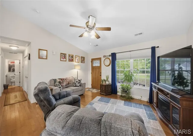 Photo 2 of Single family home for sale at 10105 Krafton Rd, Potosi, MO 63664 | MLS# MIS26065809 | Listing updated on 2026-10-26