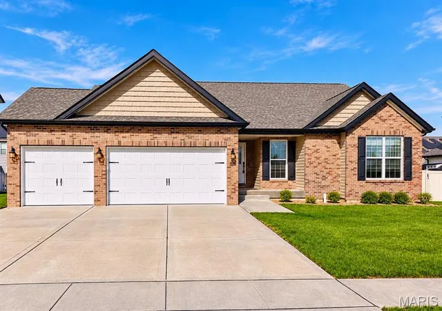 Photo 1 of Single family home for sale at 608 Monarch Dr, O Fallon, IL 62269 | MLS# MIS26065821 | Listing updated on 2026-10-29