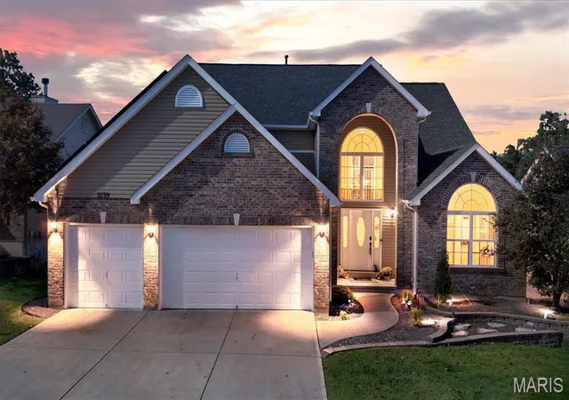 Photo 2 of Sale Pending at 5139 Romaine Spring Dr, Fenton, MO 63026 | MLS# MIS26065822 | Listing updated on 2026-10-26