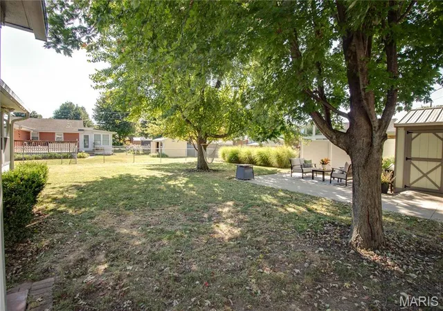 Photo 40 of Single family home for sale at 121 Stolze Dr, East Alton, IL 62024 | MLS# MIS26065823 | Listing updated on 2026-10-25