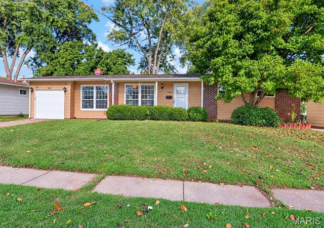 Photo 1 of Single family home for sale at 2145 Crane Dr, Florissant, MO 63031 | MLS# MIS26065825 | Listing updated on 2026-10-26