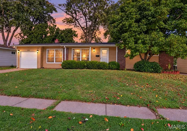 Photo 2 of Single family home for sale at 2145 Crane Dr, Florissant, MO 63031 | MLS# MIS26065825 | Listing updated on 2026-10-26