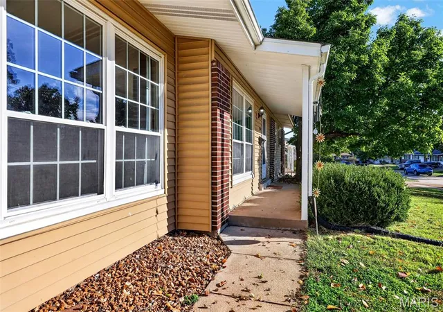 Photo 3 of Single family home for sale at 2145 Crane Dr, Florissant, MO 63031 | MLS# MIS26065825 | Listing updated on 2026-10-26