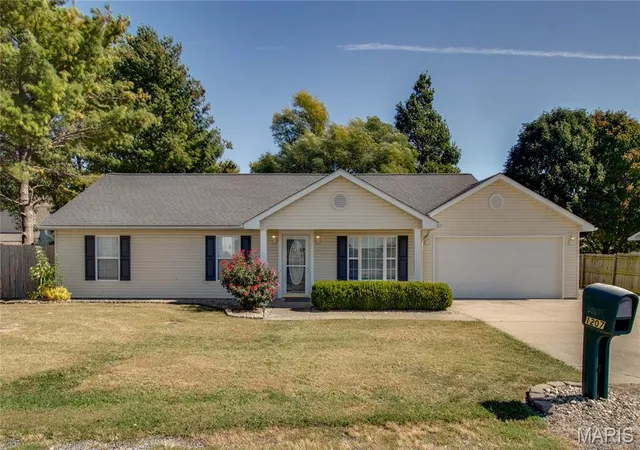Single family home for sale at 1207 Beaty Mound Rd, Jerseyville, IL 62052 | MLS# MIS26065829
