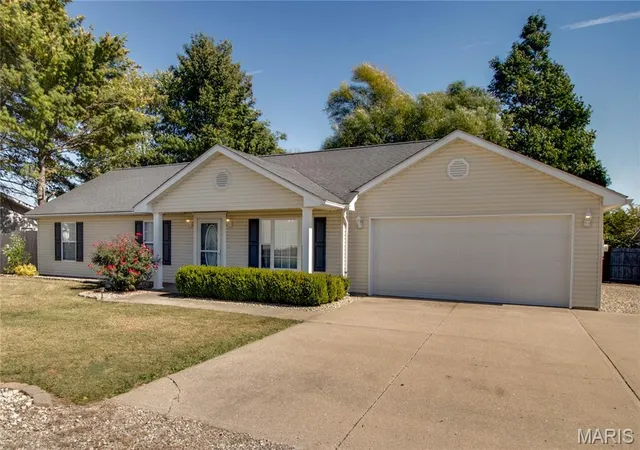 Photo 1 of Single family home for sale at 1207 Beaty Mound Rd, Jerseyville, IL 62052 | MLS# MIS26065829 | Listing updated on 2026-10-13