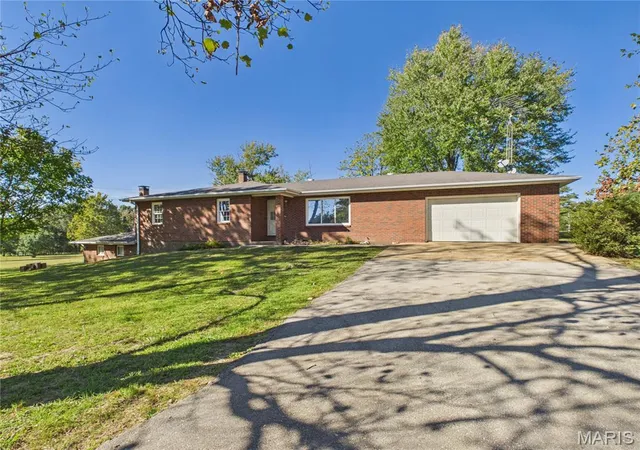 Photo 2 of Single family home for sale at 5091 Hwy M, Poplar Bluff, MO 63901 | MLS# MIS26065830 | Listing updated on 2026-10-16