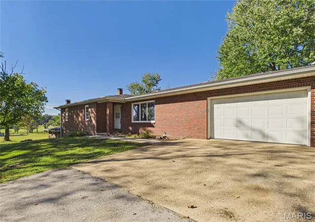 Photo 3 of Single family home for sale at 5091 Hwy M, Poplar Bluff, MO 63901 | MLS# MIS26065830 | Listing updated on 2026-10-16