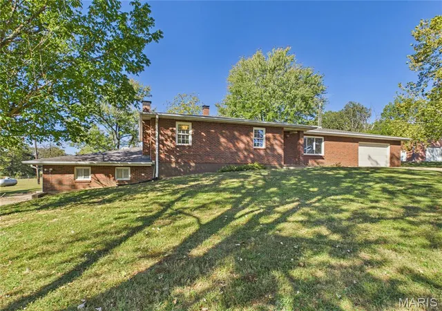 Photo 4 of Single family home for sale at 5091 Hwy M, Poplar Bluff, MO 63901 | MLS# MIS26065830 | Listing updated on 2026-10-16