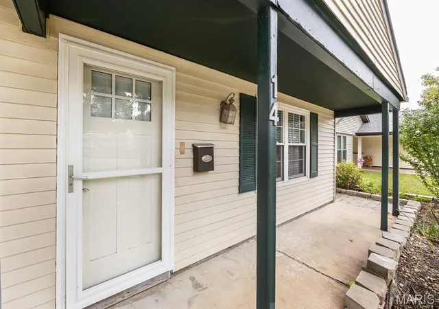Photo 3 of Single family home for sale at 14 Arabelle Dr, Belleville, IL 62220 | MLS# MIS26065831 | Listing updated on 2026-10-22