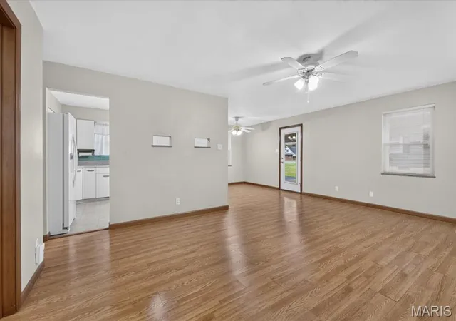 Photo 2 of Single family home for sale at 305 W Lincoln Ave, Caseyville, IL 62232 | MLS# MIS26065833 | Listing updated on 2026-10-27