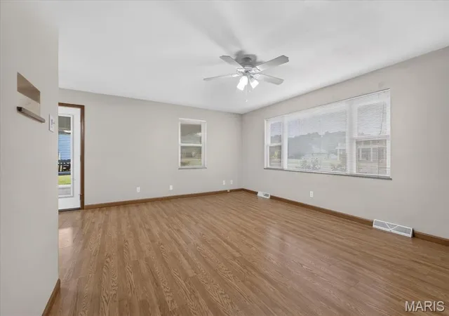 Photo 3 of Single family home for sale at 305 W Lincoln Ave, Caseyville, IL 62232 | MLS# MIS26065833 | Listing updated on 2026-10-27