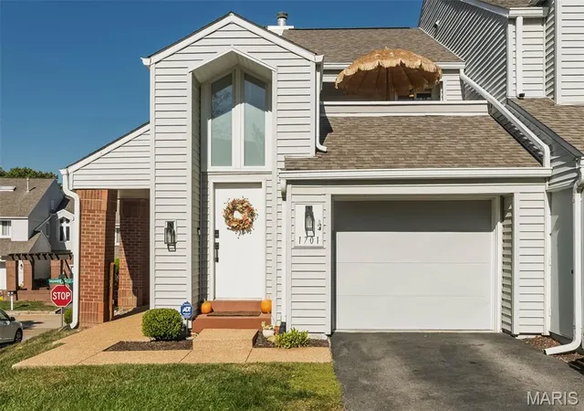 Photo 1 of Townhouse for sale at 1701 Highview Cir Ct, Ballwin, MO 63021 | MLS# MIS26065837 | Listing updated on 2026-10-19