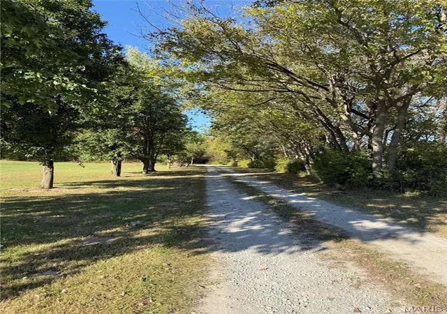 Photo 1 of Single family home for sale at 61354 Deer Ln, New London, MO 63459 | MLS# MIS26065843 | Listing updated on 2026-10-28