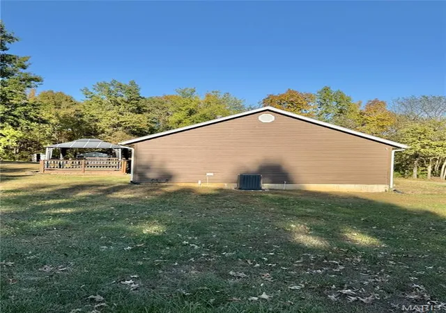 Photo 4 of Single family home for sale at 61354 Deer Ln, New London, MO 63459 | MLS# MIS26065843 | Listing updated on 2026-10-28