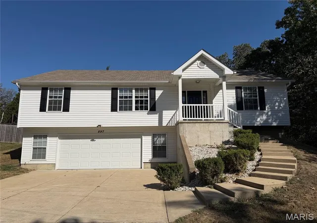 Single family home for sale at 897 Stone Gate Dr, De Soto, MO 63020 | MLS# MIS26065848 | Listing updated on 2026-10-14