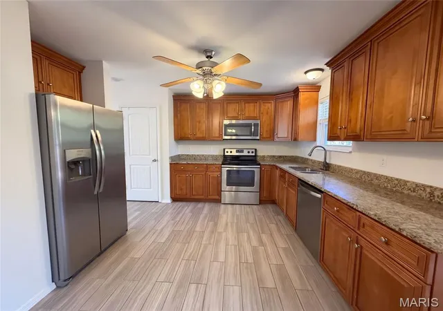 Photo 2 of Single family home for sale at 897 Stone Gate Dr, De Soto, MO 63020 | MLS# MIS26065848 | Listing updated on 2026-10-14