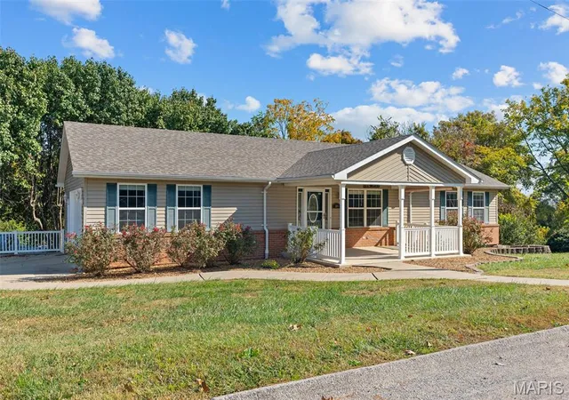 Photo 1 of Single family home for sale at 266 Lower St, Augusta, MO 63332 | MLS# MIS26065849 | Listing updated on 2026-10-29