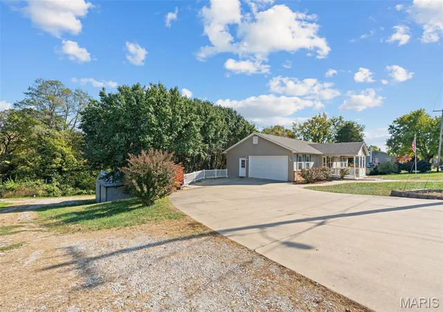 Photo 2 of Single family home for sale at 266 Lower St, Augusta, MO 63332 | MLS# MIS26065849 | Listing updated on 2026-10-29