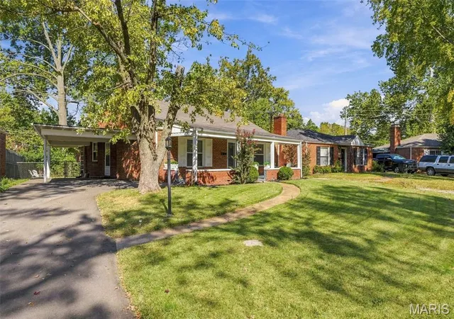 Photo 2 of Single family home for sale at 1063 Raisher Dr, Saint Louis, MO 63130 | MLS# MIS26065855 | Listing updated on 2026-10-21