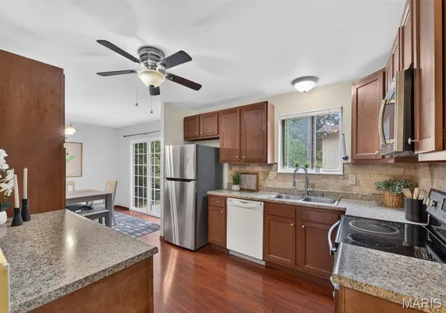 Photo 4 of Single family home for sale at 7 Oak Hl Ln, Saint Peters, MO 63376 | MLS# MIS26065859 | Listing updated on 2026-10-19