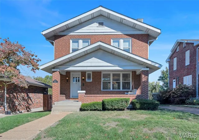 Photo 1 of Sale Pending at 6711 Marquette Ave, Saint Louis, MO 63139 | MLS# MIS26065871 | Listing updated on 2026-10-26