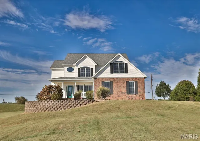 Photo 1 of Single family home for sale at 113 Heritage Trl, Moro, IL 62067 | MLS# MIS26065879 | Listing updated on 2026-10-22
