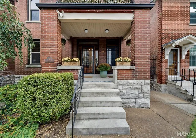Photo 3 of Sale Pending at 3120 Providence Pl, Saint Louis, MO 63111 | MLS# MIS26065885 | Listing updated on 2026-10-19