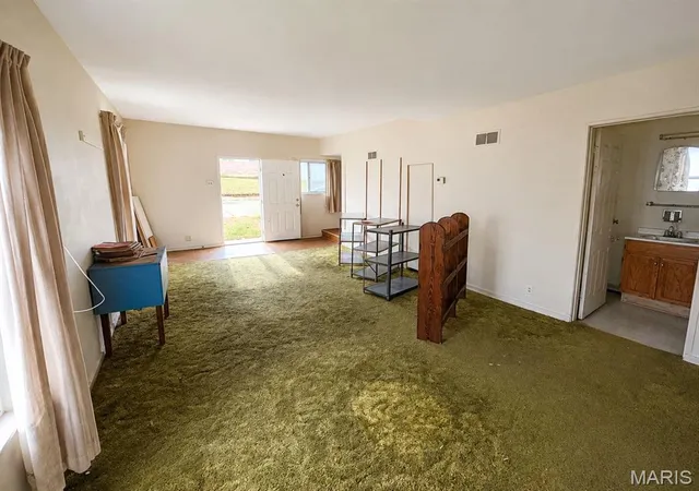 Photo 3 of Single family home for sale at 319 Saint Louis Ave, Saint Louis, MO 63135 | MLS# MIS26065895 | Listing updated on 2026-10-14